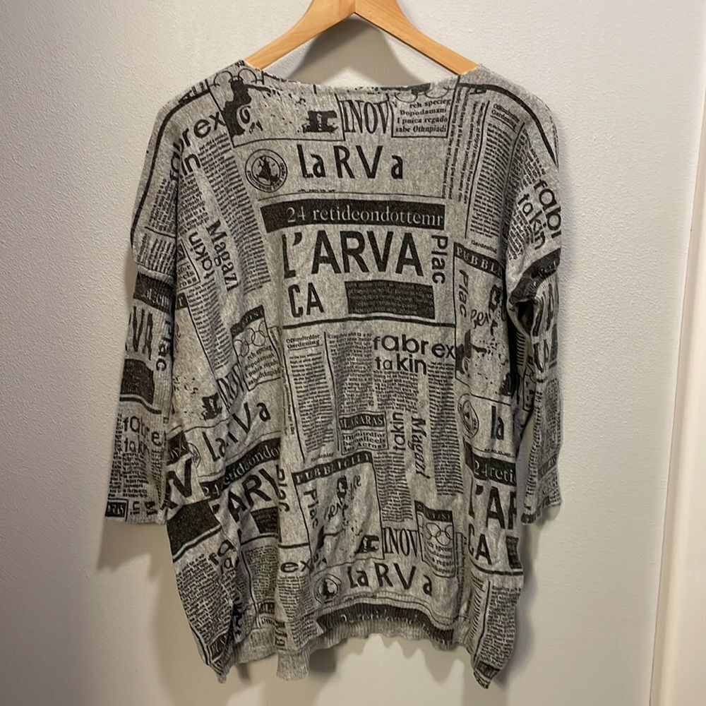 Han Belle newsprint woman’s three quarter length sleeve top - Picture 8 of 8